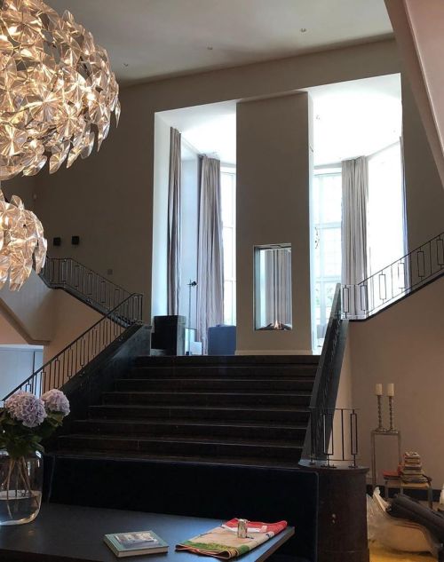 3 IDEAS FOR A SEE-THROUGH FIREPLACE IN YOUR INTERIOR